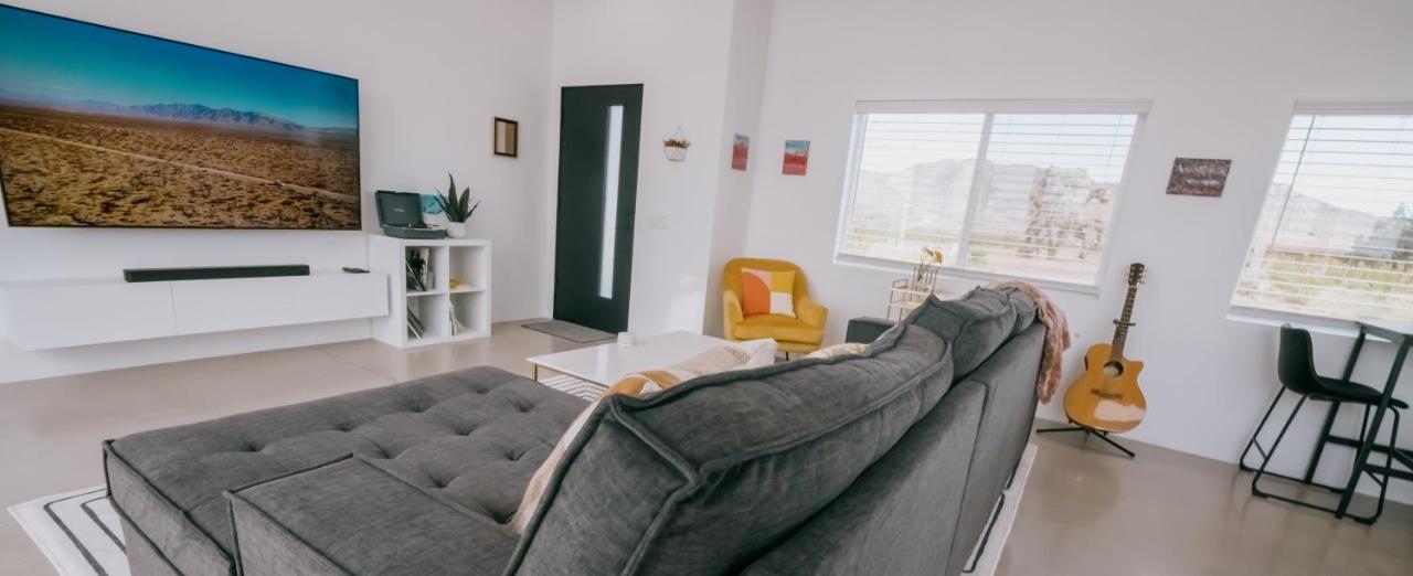 Coyote Tracks - A Modern Desert Experience Villa Joshua Tree Ngoại thất bức ảnh